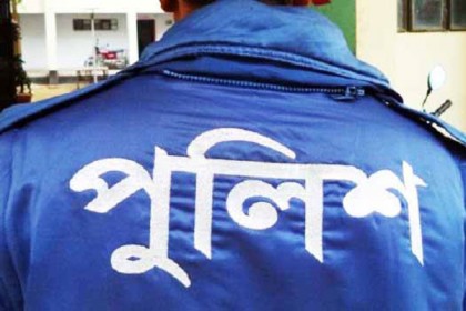 ইয়াবা ব্যবসায়ীদের হামলায় ৬ পুলিশ আহত
