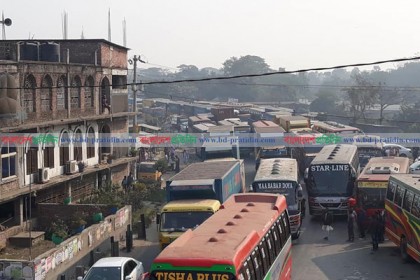 ঢাকা-চট্টগ্রাম মহাসড়কে ৩০ কি.মি যানজট 