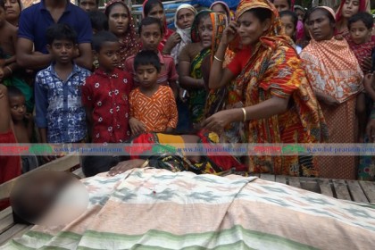 তাড়াশে ট্রাক চাপায় অটোভ্যান চালক নিহত