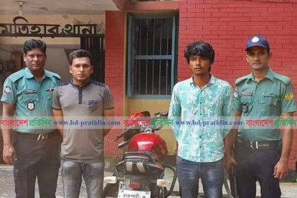রাবি শিক্ষার্থীকে ছুরিকাঘাত : বহিষ্কৃত ছাত্রলীগ কর্মীসহ গ্রেফতার ২