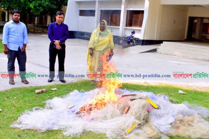 মাগুরায় ১০ হাজার মিটার কারেন্ট জাল ধ্বংস, ২ জেলের জরিমানা
