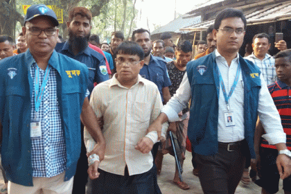 গাবতলীতে ঘুষের টাকাসহ ভূমি কর্মকর্তা গ্রেফতার 