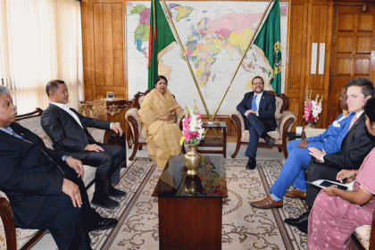 যুক্তরাষ্ট্রে বাংলাদেশীদের জন্য স্কলারশিপ বৃদ্ধির অনুরোধ স্পিকারের