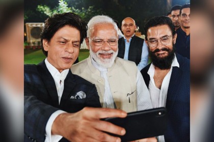 দ্বন্দ্ব ভুলে আমিরকে জড়িয়ে ধরলেন শাহরুখ, কৃতিত্ব মোদির