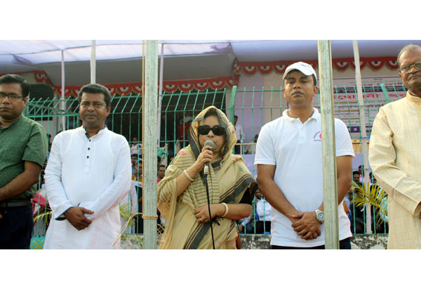 মাদক থেকে দৃষ্টি ফেরাতে ফুটবল টুর্নামেন্ট