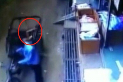 তিনতলা থেকে পড়ে চলন্ত রিকশায় শিশু, ভিডিও ভাইরাল