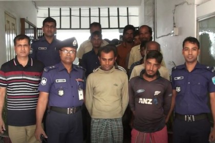 টাঙ্গাইলে যমুনায় ইলিশ মাছ ধরায় ১৯ জনের জেল জরিমানা