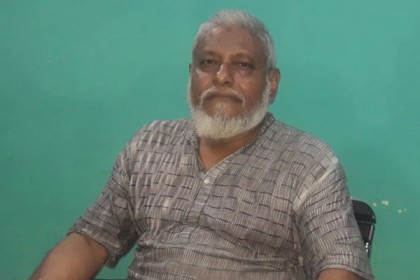 ফেসবুকে স্ট্যাটাস দেয়ায় খুলনায় প্রবীণ সাংবাদিক গ্রেফতার