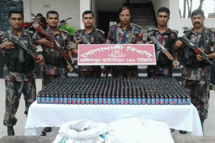 জীবননগরে ৮৩৪ বোতল ফেনসিডিল উদ্ধার