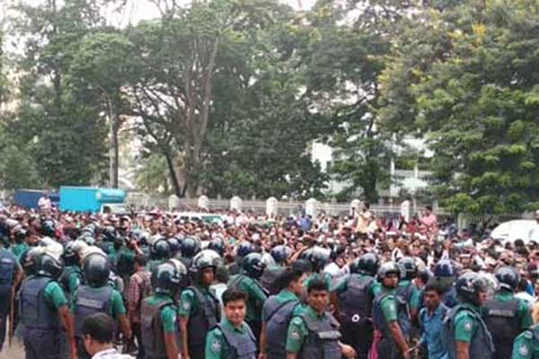 সমাপনী পরীক্ষা বর্জনের হুমকি প্রাথমিকের শিক্ষকদের