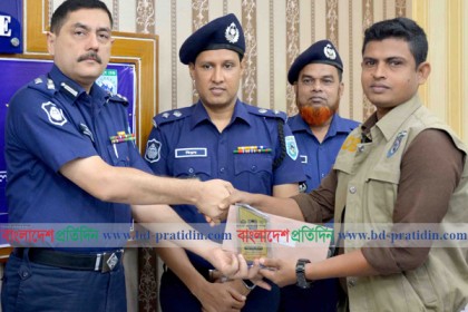 রংপুর রেঞ্জে ১৭ পুলিশ সদস্যকে সম্মাননা 
