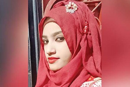 রায় পড়ার শুরুতে সাংবাদিকদের ধন্যবাদ বিচারকের
