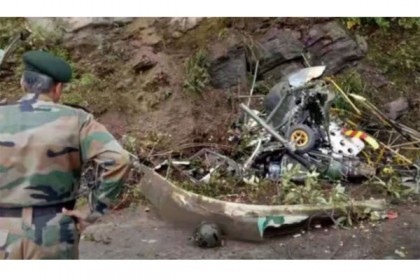 জম্মু-কাশ্মীরে ভারতের সামরিক হেলিকপ্টার বিধ্বস্ত