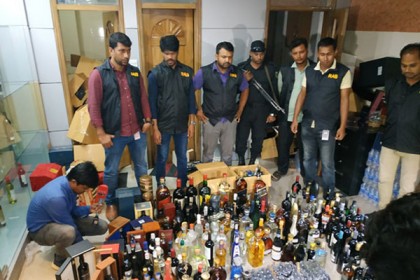 গুলশানে ওয়্যার হাউজে র‍্যাবের অভিযান