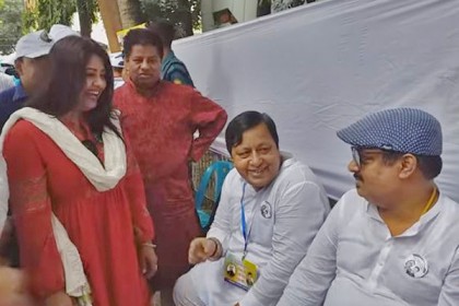 হাসি-ঠাট্টায় মাতলেন ডিপজল-মৌসুমী