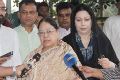 উন্নত চিকিৎসার জন্য খালেদাকে বিদেশে নেয়ার দাবি স্বজনদের