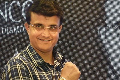 দায়িত্ব নিয়েই ক্রিকেটারদের বেতন বাড়িয়ে দিলেন সৌরভ