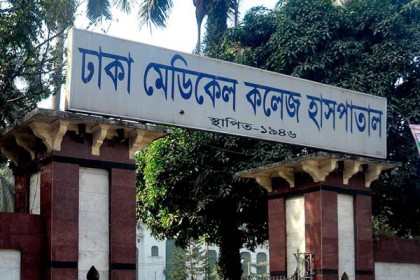 ধানমন্ডিতে আগুন : ধোঁয়ায় শ্বাস বন্ধ হয়ে নারীর মৃত্যু