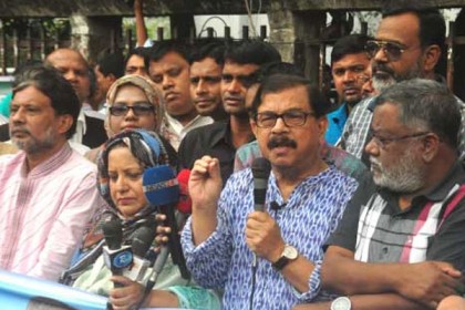দেশে বড় দুর্নীতি হয়েছে ২৯ ডিসেম্বর রাতে : মান্না