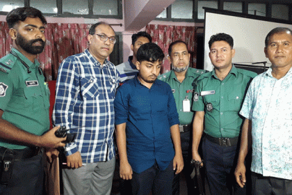 ডিজিটাল ডিভাইসে জালিয়াতির চেষ্টা, আটক ৫


