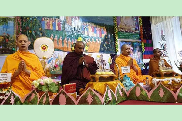 ওমানে দানোত্তম শুভ কঠিন চীবর দান অনুষ্ঠিত 