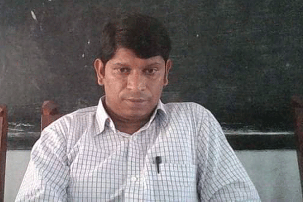 বাগাতিপাড়ায় মাদক সেবনরত অবস্থায় পরিদর্শকসহ আটক ৩