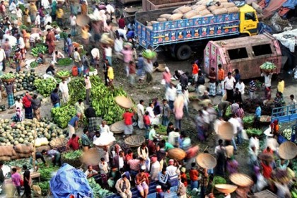 লোকমান বাহিনীর কাছে জিম্মি কারওয়ান বাজারের ব্যবসায়ীরা, মাসে চাঁদা আদায় ৫ কোটি