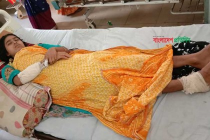 যৌতুকের জন্য নববধূর হাত-পায়ের রগ কেটে দিল স্বামী 