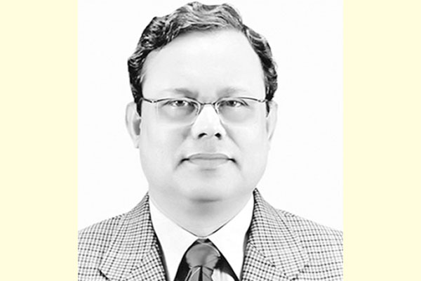 ঘরের নয়, পরেরও নয়