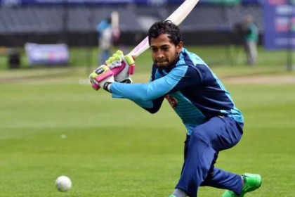 দর্শকের কটূক্তি, মেজাজ হারালেন মুশফিক