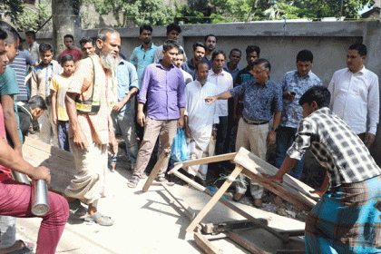 ফুটপাতে মেয়র আরিফের উচ্ছেদ অভিযান