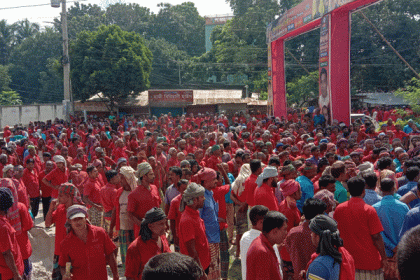 বেনাপোল বন্দরে সন্ত্রাসী হামলায় ৪ শ্রমিক আহতের ঘটনায় বিক্ষোভ 