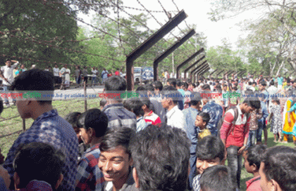 সীমান্তে স্বজনদের মিলনমেলা