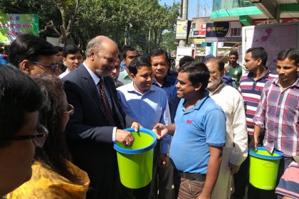 সাতক্ষীরায় ১ হাজার ময়লার ঝুড়ি স্থাপন কর্মসূচির উদ্বোধন