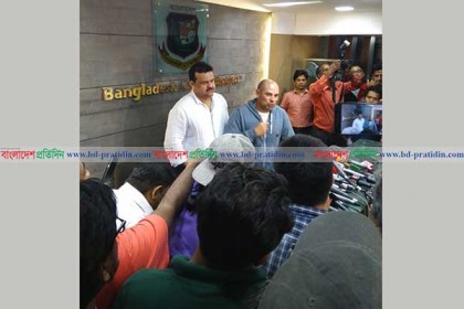 গোলাপি বলে টেস্ট খেলতে রাজি বাংলাদেশ