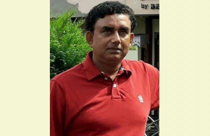 ক্লাসে পড়াতে পড়াতে মৃত্যুর কোলে ঢলে পড়লেন শিক্ষক