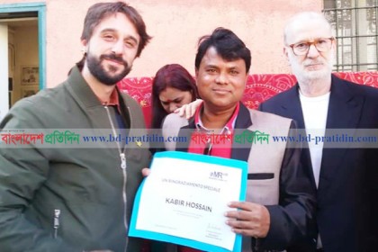 রোমে কাউন্সিলর কবির হোসেনকে সম্মাননা