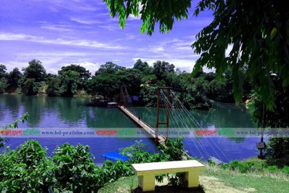 পাহাড়ে মেঘের রাজ্য