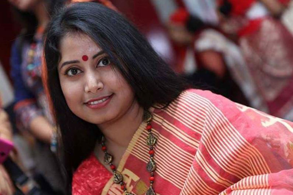 লন্ডনে শুরু হচ্ছে মৌনী মুক্তা'র মাসব্যাপী একক চিত্রকর্ম প্রদর্শনী