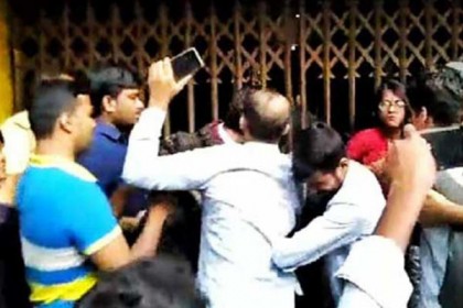 উপাচার্য অপসারণ ধর্মঘটে অস্থিতিশীল জাবি