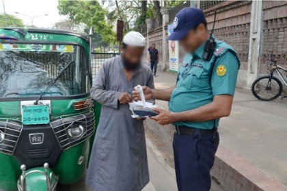 কাল থেকে লাইসেন্স ছাড়া গাড়ি চালালেই ছয় মাসের জেল