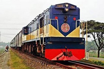 ৭ ঘণ্টা পর ঢাকা-ময়মনসিংহ রুটে ট্রেন চলাচল স্বাভাবিক