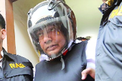 চাঁদা দিতে না চাইলে ব্যবসায়ীর দোকানে তালা ঝোলাত কাউন্সিলর মঞ্জু