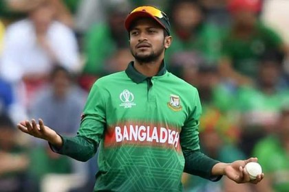 সাকিবকে এভাবে নিষেধাজ্ঞা দেওয়া অনুচিত হয়েছে : সাকলায়েন মুশতাক