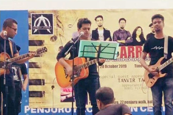 সিঙ্গাপুরে ‌‘ড্রিমস অ্যারাইভড’ ব্যান্ডের উদ্বোধনী কনসার্টে তানভীর তারেক