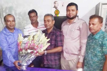 বোয়ালমারীতে পদোন্নতি পাওয়ায় অ্যাডিশনাল ডিআইজি ও অ্যাডিশনাল কমিশনারকে এলাকাবাসীর শুভেচ্ছা