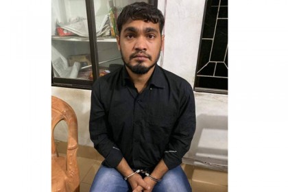নাটোরে দুই হাজার পিস ইয়াবাসহ মাদক সম্রাট আটক 