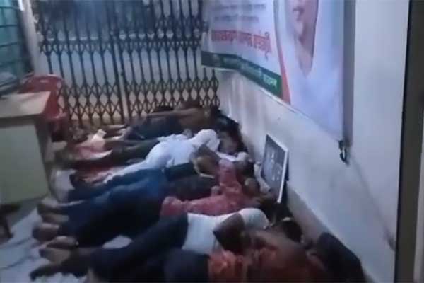 দুই দিন বিরতির পর ফের অনশনে ছাত্রদলের বিবাহিত নেতারা