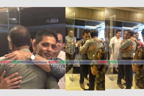 ‘পদত্যাগে ইচ্ছুক’ আরিফের সাথে যুবদল নেতৃবৃন্দের সাক্ষাৎ