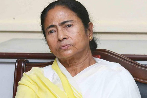 'আমার ফোনের কথাও আড়ি পেতে কেউ শুনছে', বিস্ফোরক মমতা